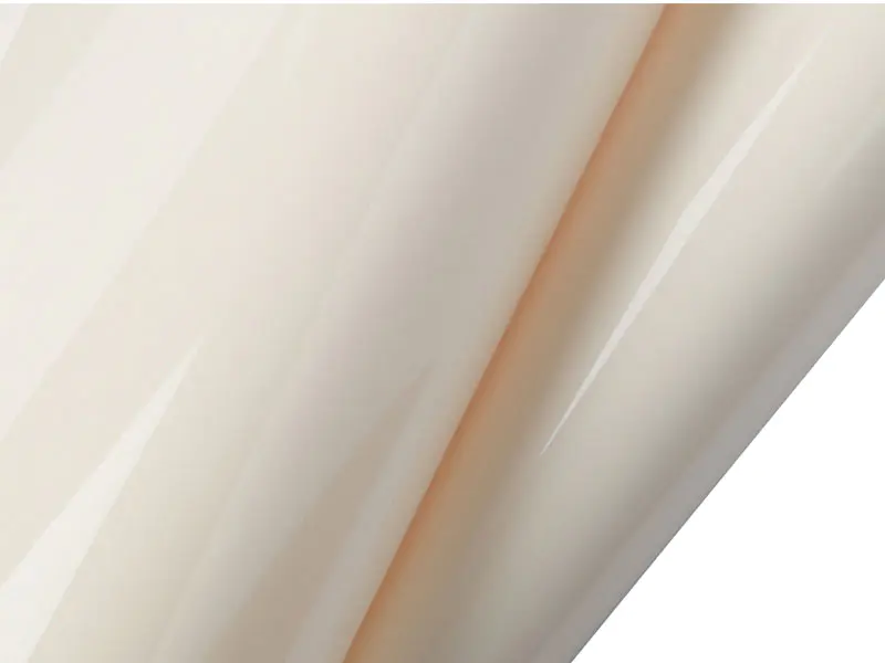 Lesklá PVC stropná fólia-3